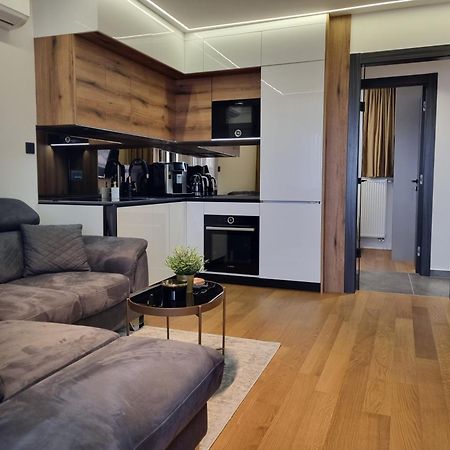 Osijek Luxury Center - Self Check In, Free Private Parking, Ulica Ivana Gundulica 82 Apartment Exterior photo